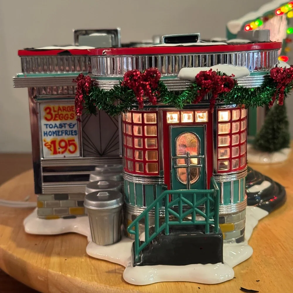 Department 56 Shelly's Diner Snow Village Retro Style 55008 Dept 56 in Box *READ